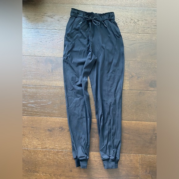 Luxstreme Stretch High Rise Jogger - Size 2 Lululemon - Picture 1 of 1